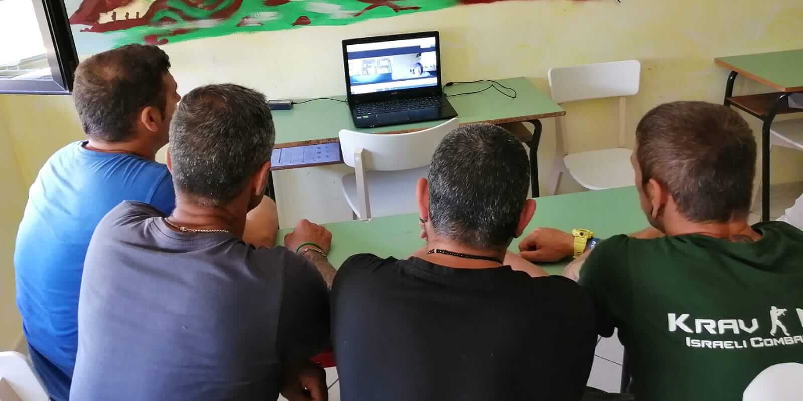 i ragazzi di ortacesus durante le lezioni del progetto di scolarizzazione